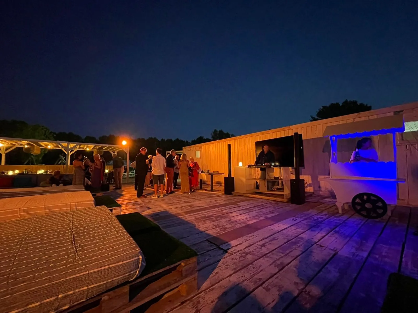 Country Club Circeo — lounge all'aperto al tramonto sul promontorio